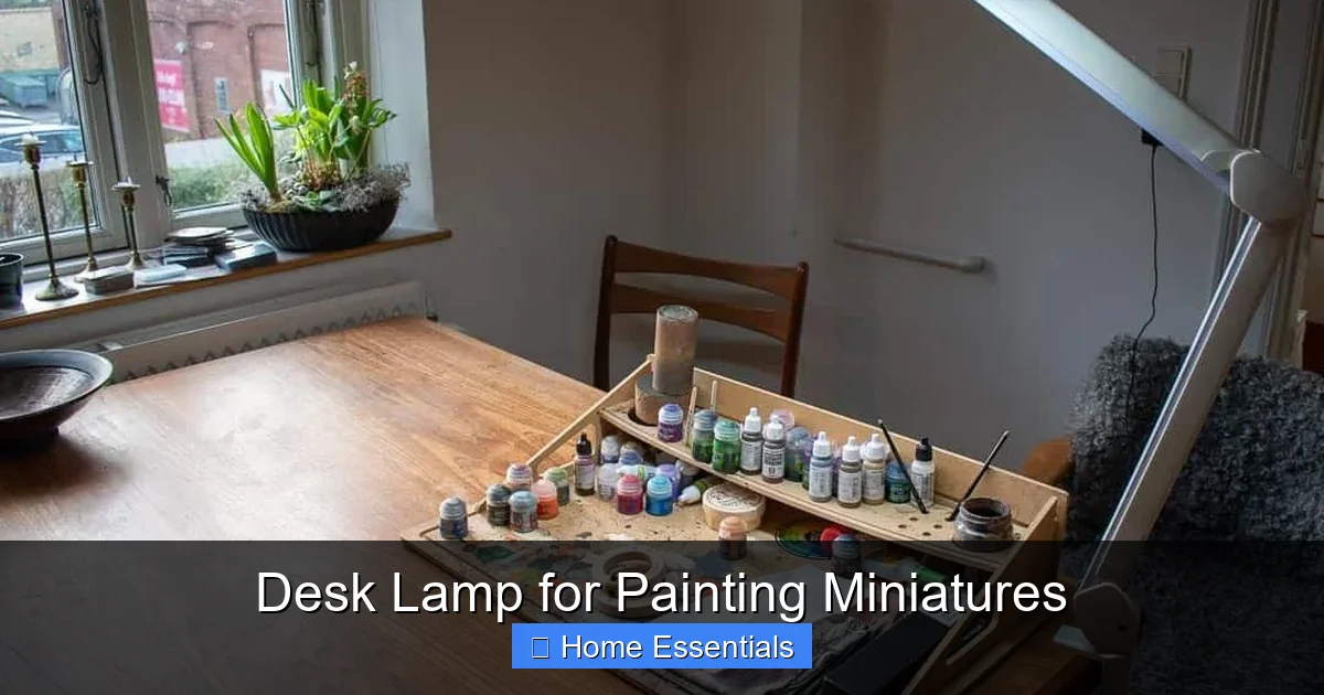 Desk Lamp for Painting Miniatures