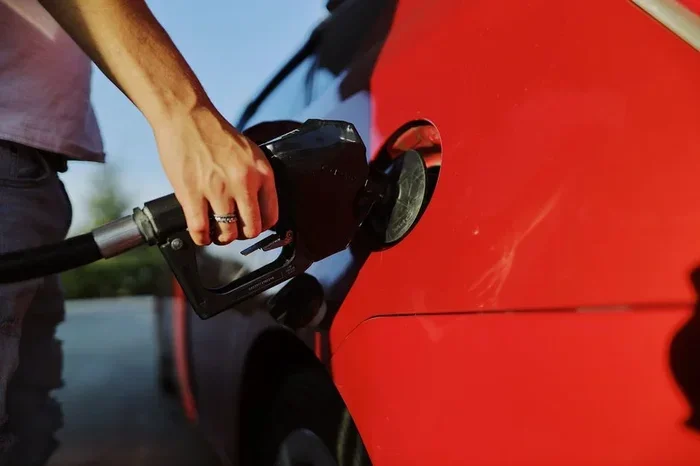 How Much Gas Can a 2017 Nissan Altima Actually Hold