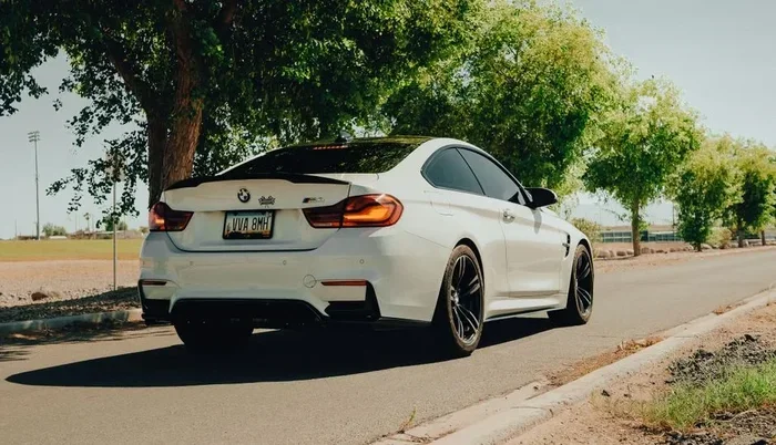BMW M2 vs M4 The Ultimate Showdown for Sports Car Fans