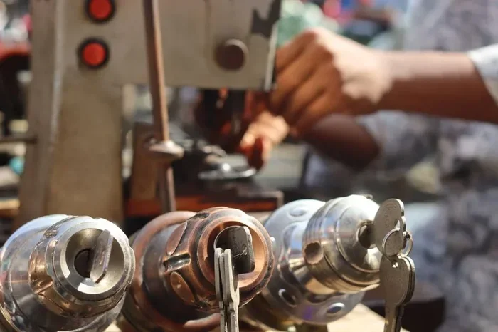 How to Get a Car Key Made Without Breaking the Bank