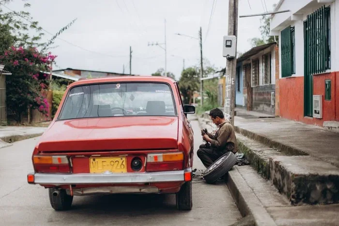 How to Change a Tire Step by Step with These Easy Tips