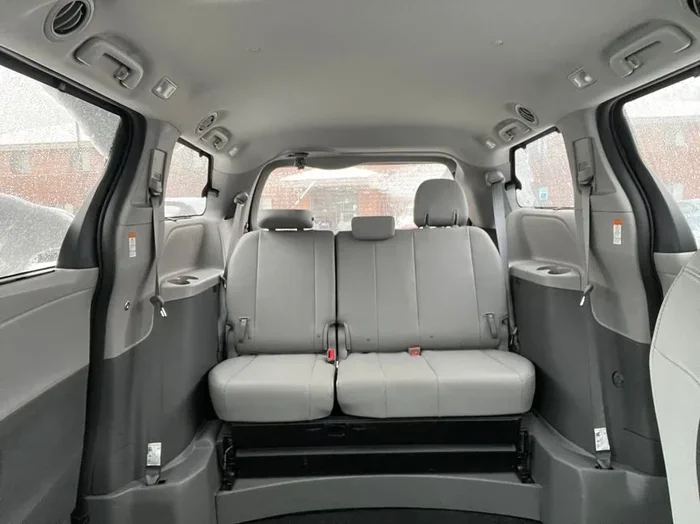 How to Open a Stuck Rear Door on Your Toyota Sienna